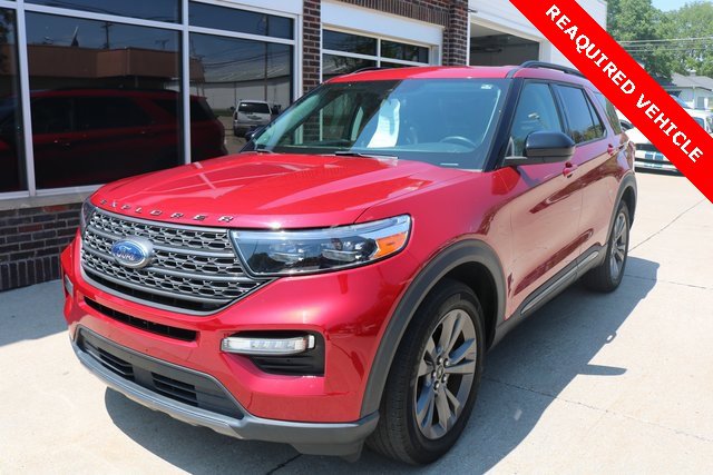 Used 2022 Ford Explorer XLT w/ Equipment Group 202A image 4