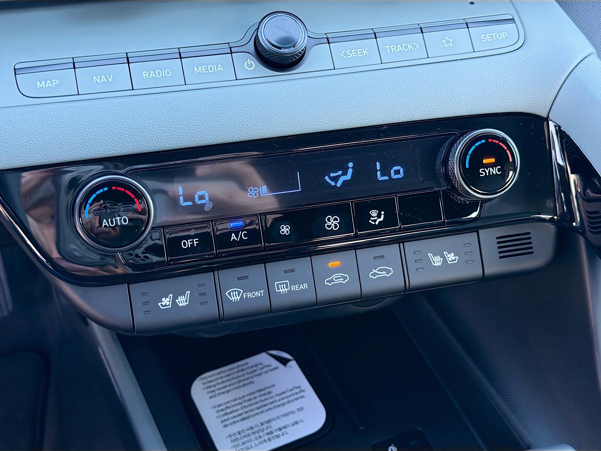 New 2026 Hyundai Elantra Limited image 32