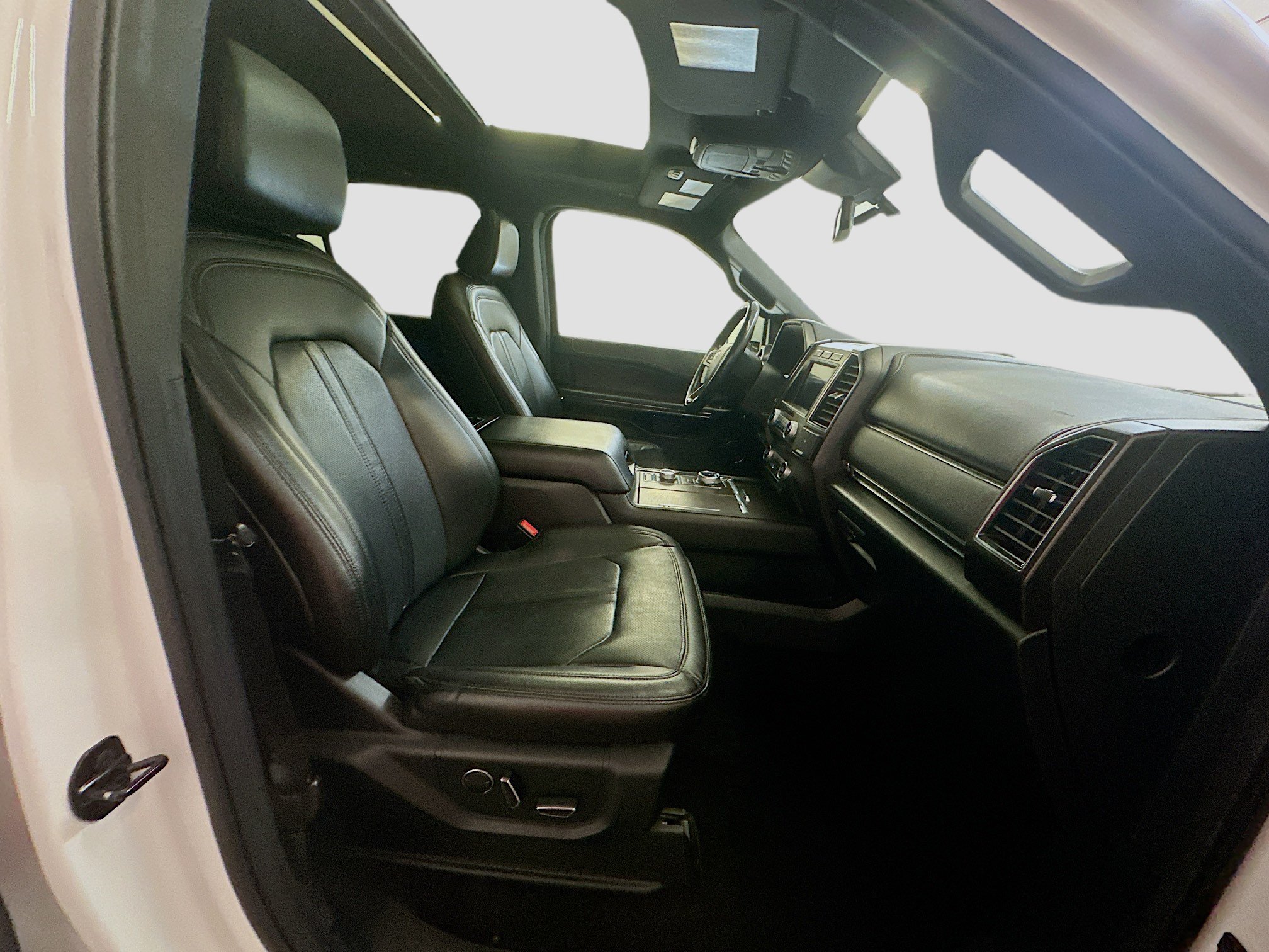 Used 2021 Ford Expedition Limited AWD/4WD image 35