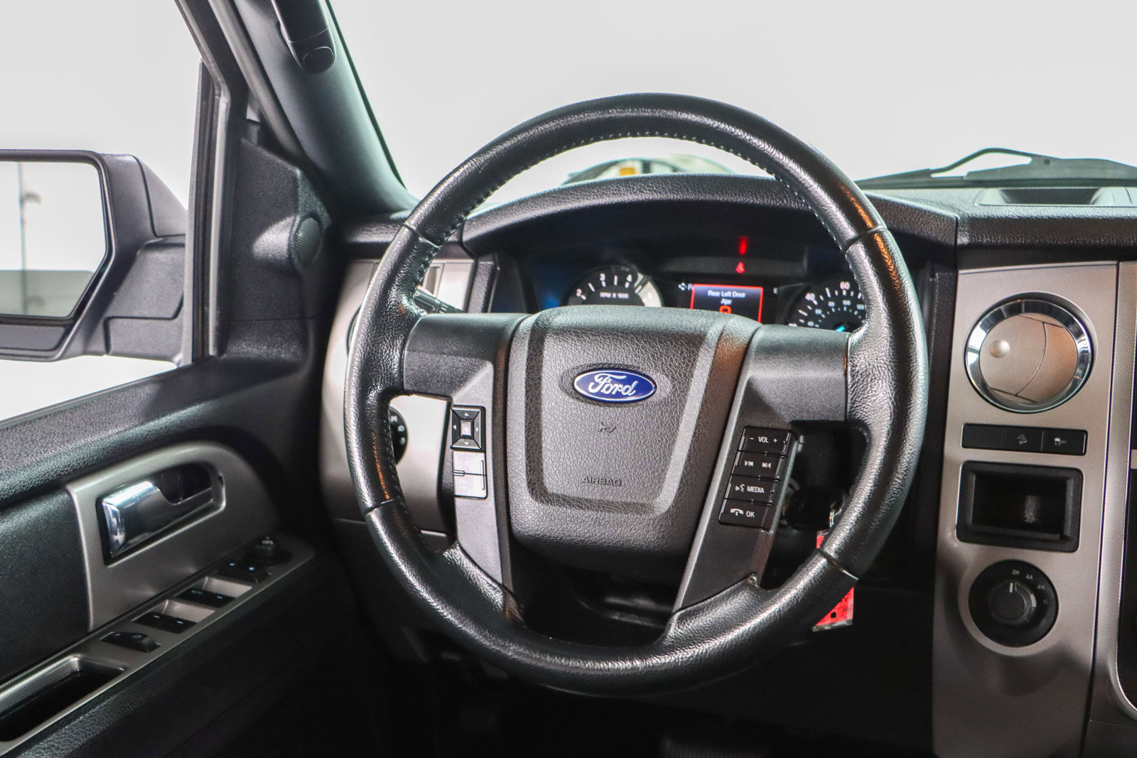 Used 2017 Ford Expedition XLT image 13