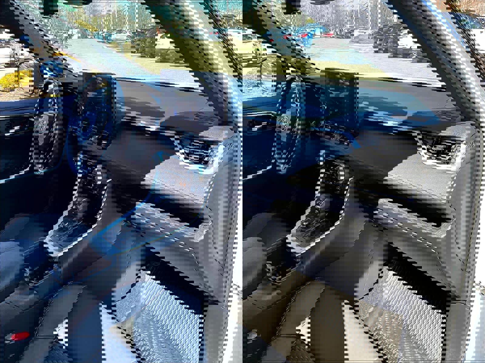 Used 2023 Toyota RAV4 XSE AWD/4WD image 14