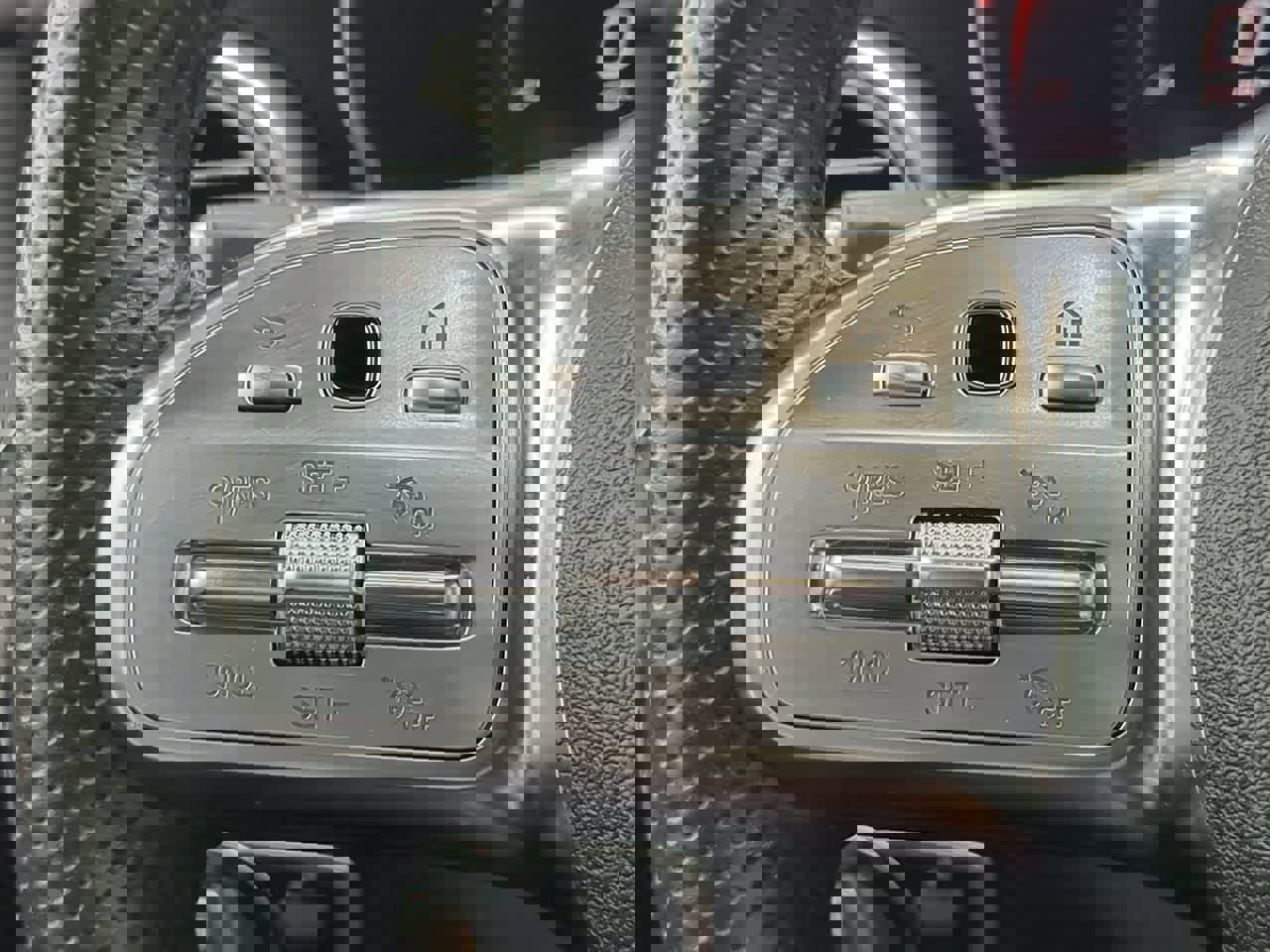 Used 2022 Mercedes-Benz GLC 300 4MATIC Coupe image 25