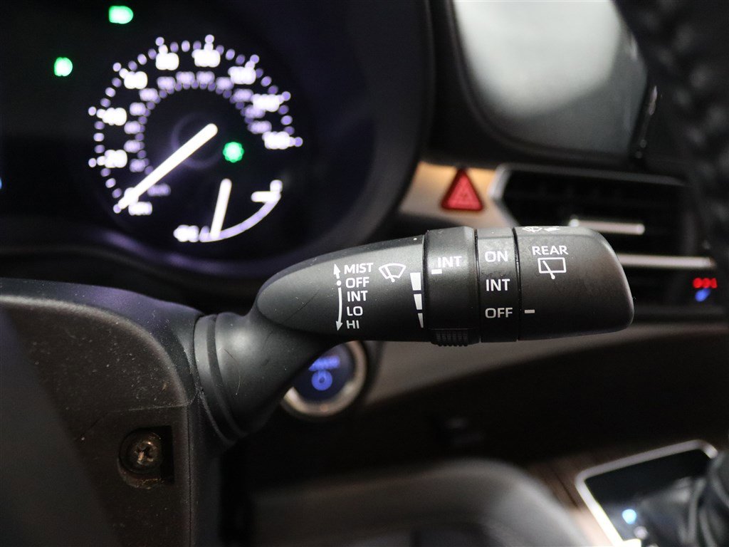Used 2023 Toyota Sienna XLE image 35