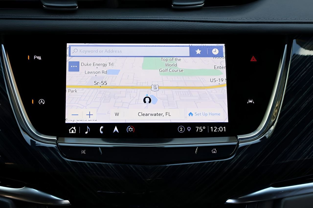 Used 2025 Cadillac XT6 Premium Luxury FWD image 17