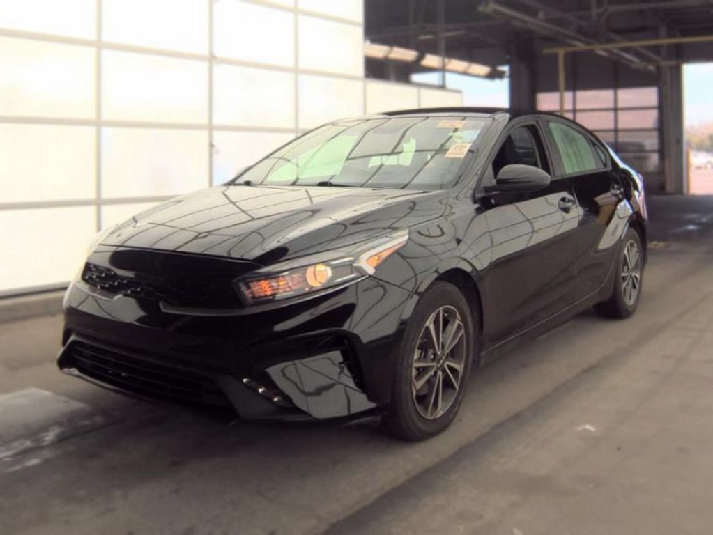Used 2024 Kia Forte LXS FWD image 2