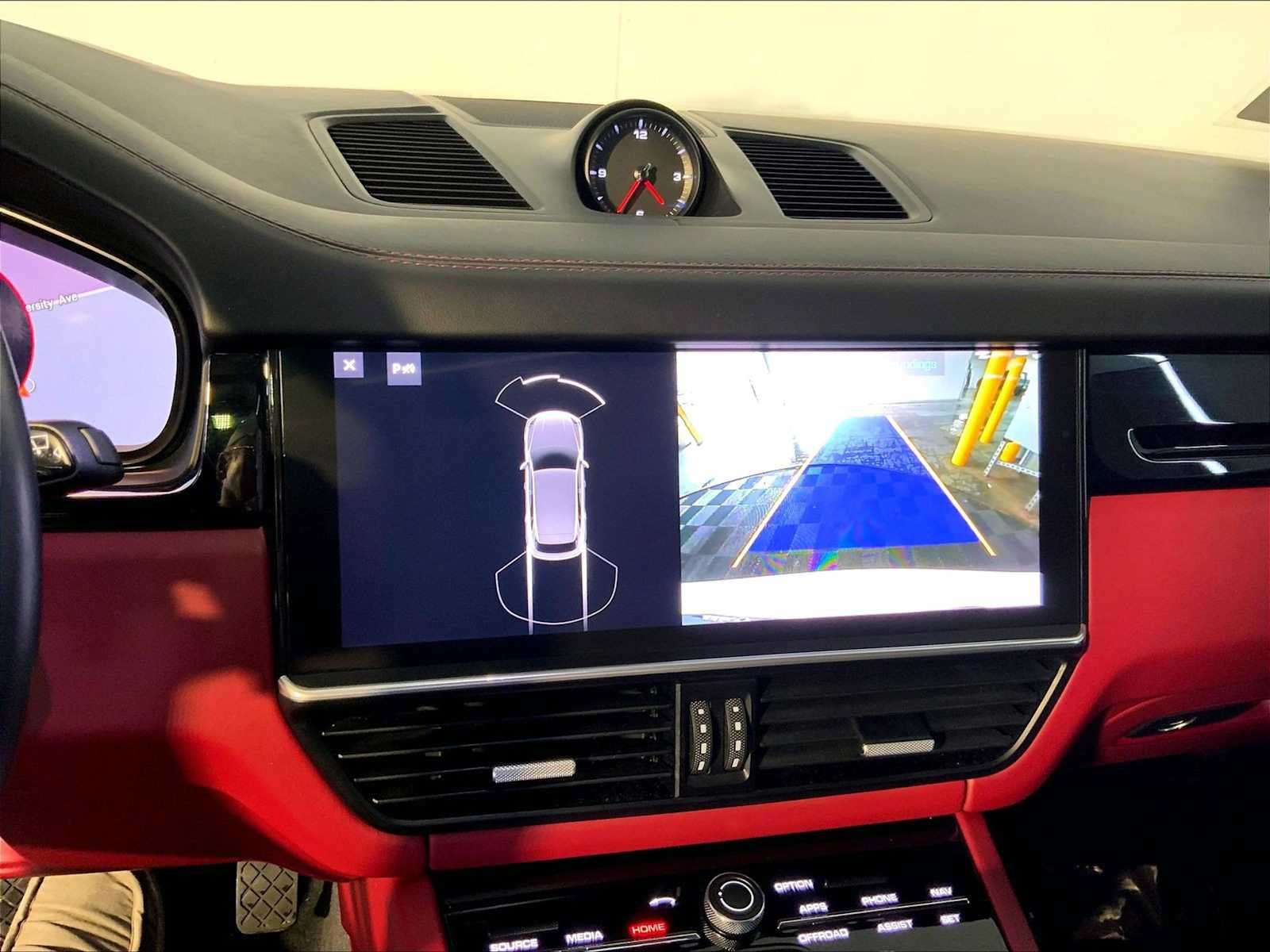Certified 2021 Porsche Cayenne AWD/4WD image 31