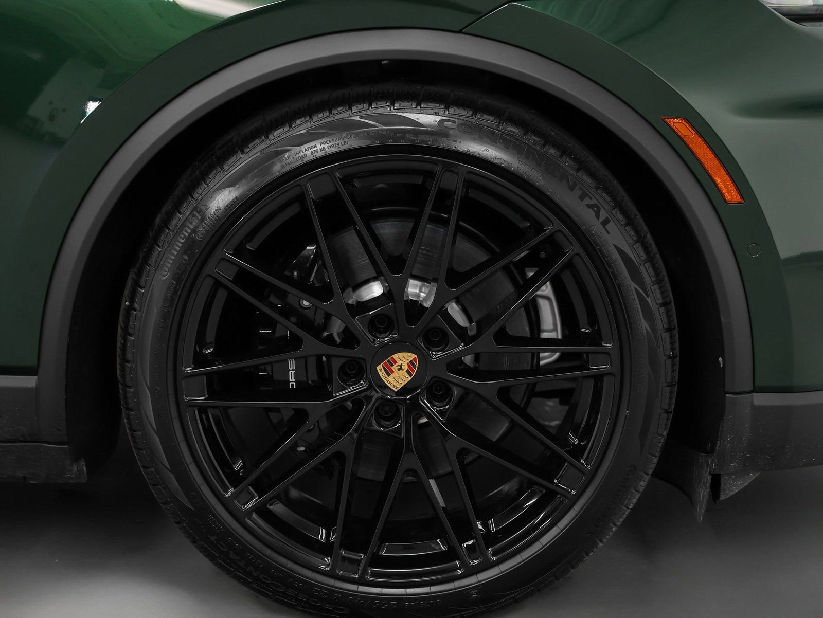 New 2025 Porsche Macan 4S Electric image 15