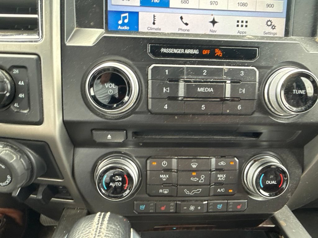 Used 2017 Ford F150 Platinum w/ Equipment Group 701A Luxury AWD/4WD image 9