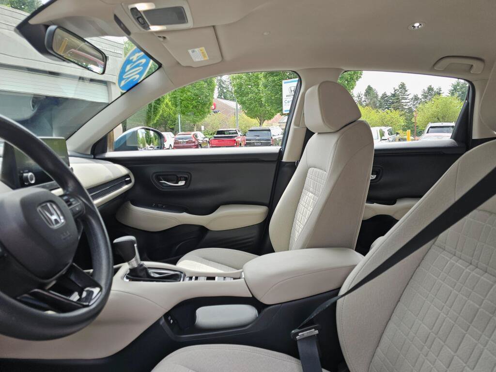 Used 2024 Honda HR-V LX image 21