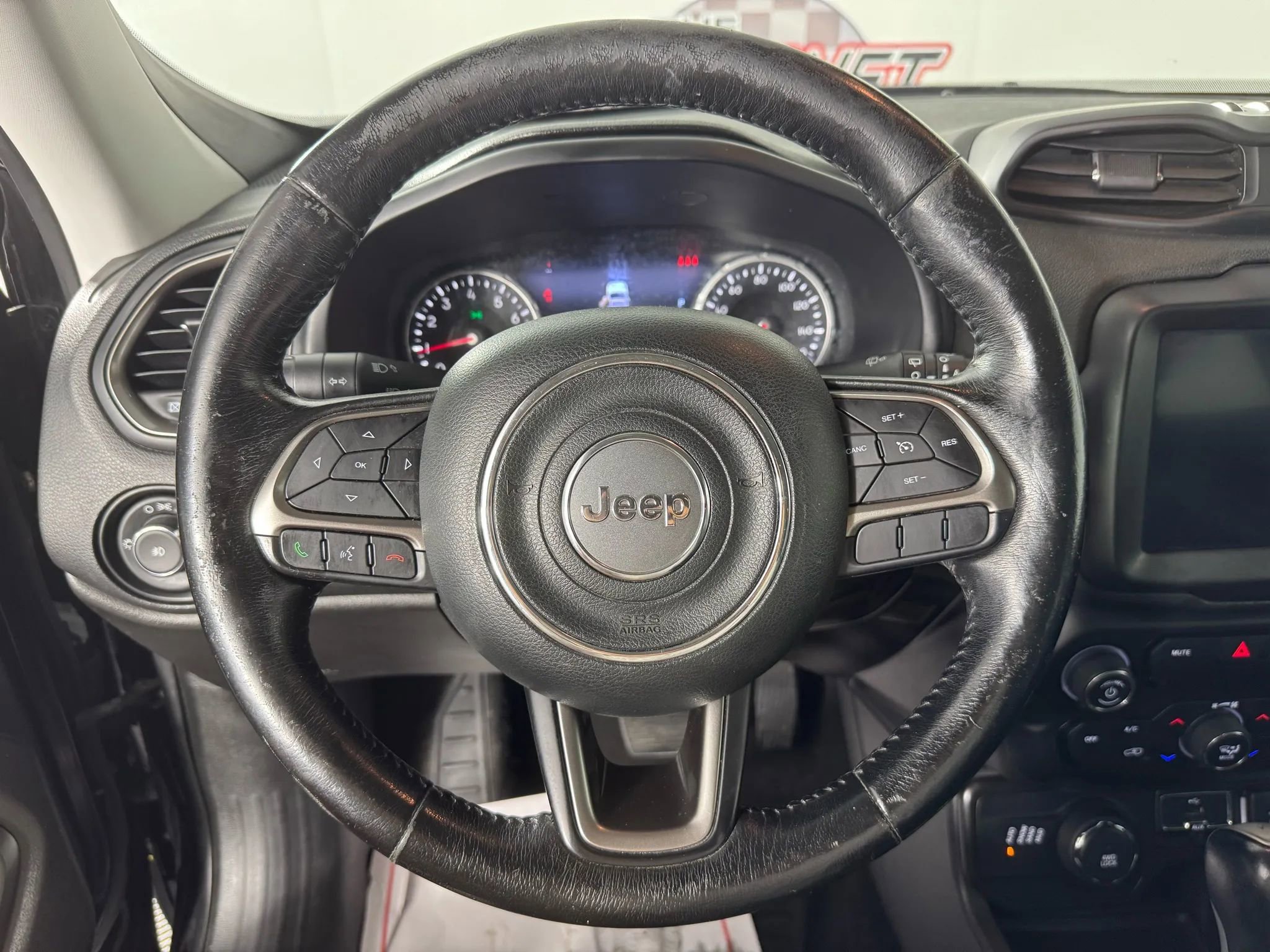 Used 2019 Jeep Renegade Limited w/ UConnect 8.4 Nav Group image 13