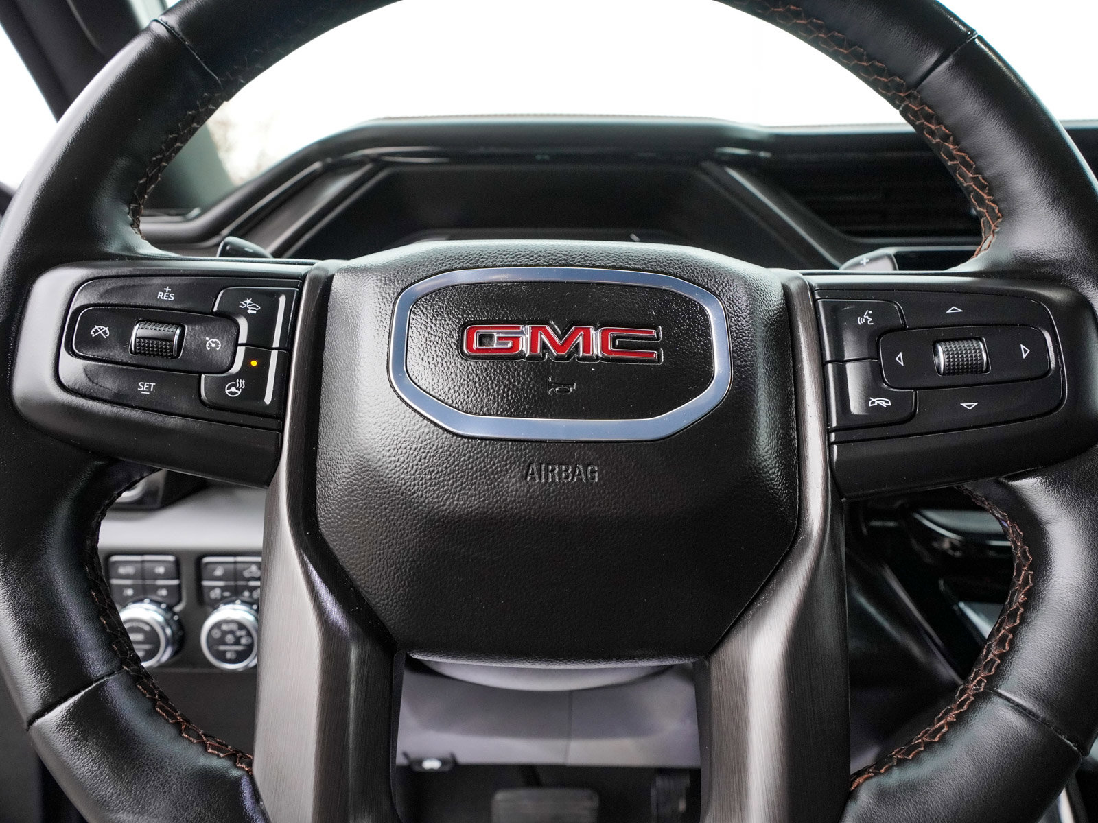 Used 2025 GMC Sierra 1500 AT4 w/ AT4 Premium Package image 25