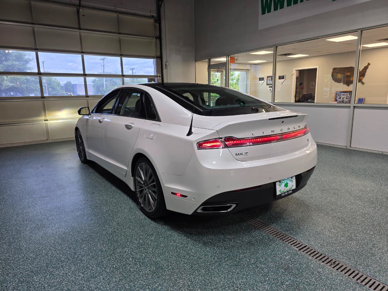 Used 2013 Lincoln MKZ FWD image 10
