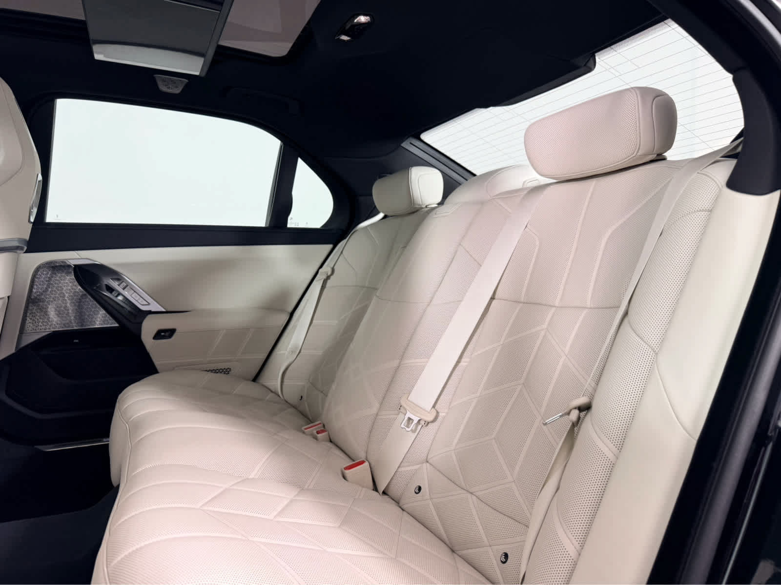 Used 2025 BMW 760i xDrive AWD/4WD image 14