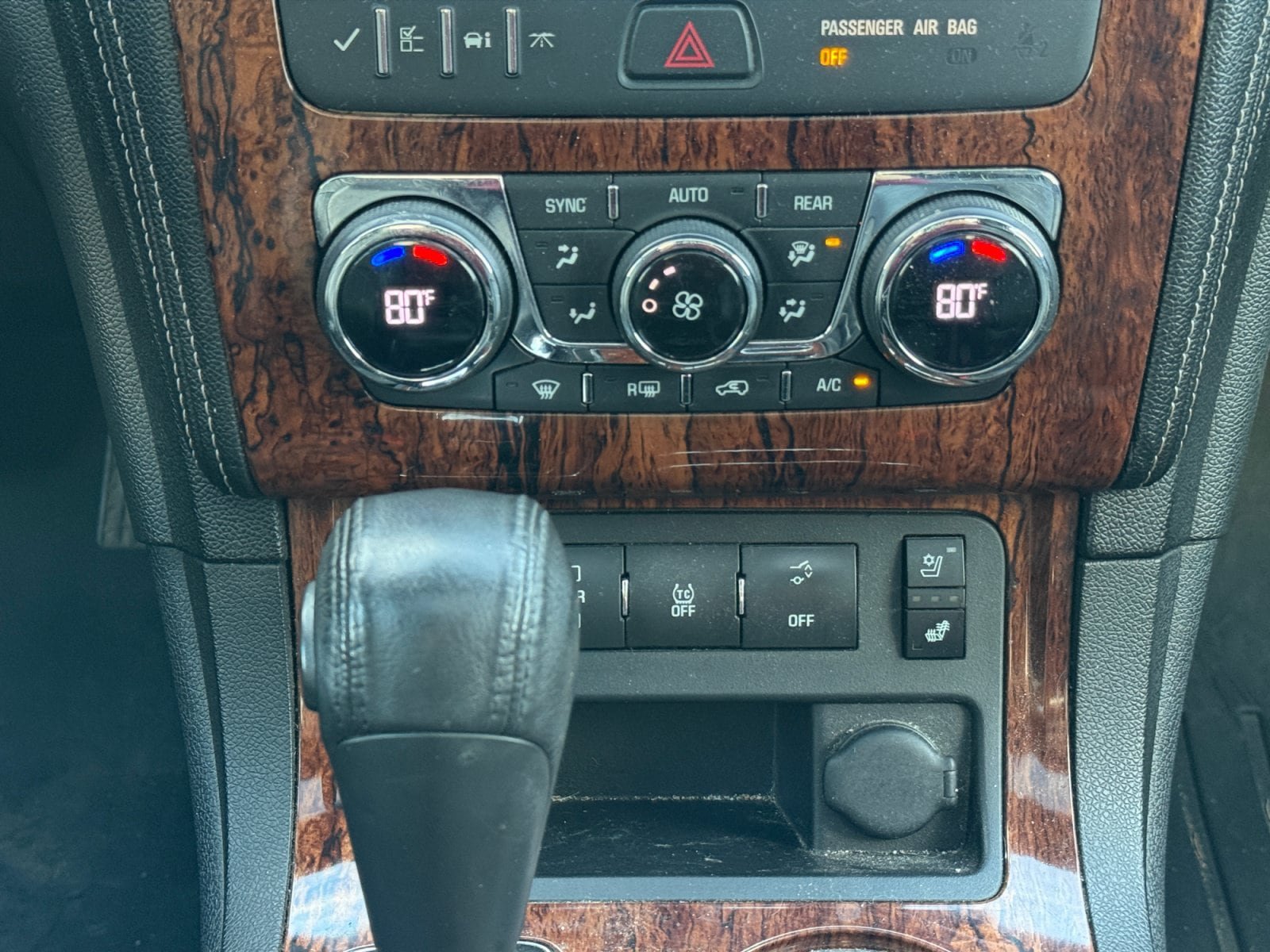 Used 2013 Chevrolet Traverse LTZ AWD/4WD image 17