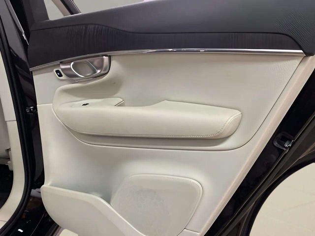 Used 2020 Volvo XC90 T5 Momentum image 78