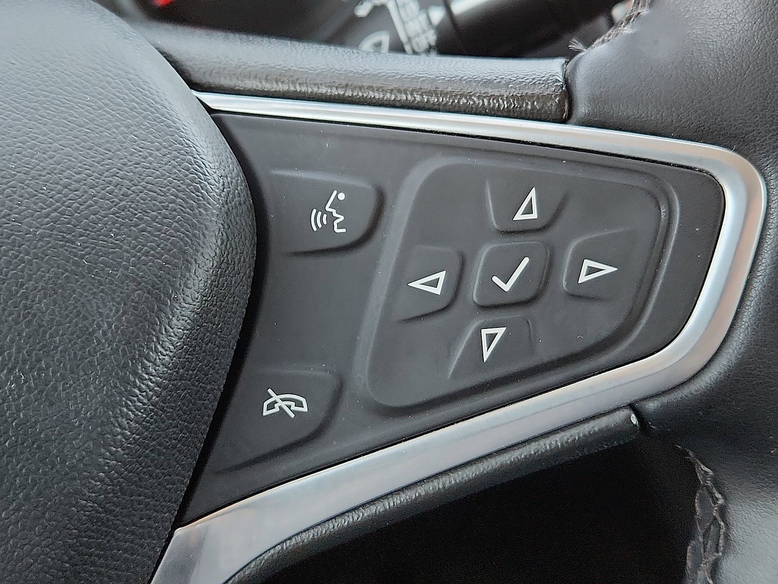 Used 2023 Chevrolet Equinox LT FWD image 16