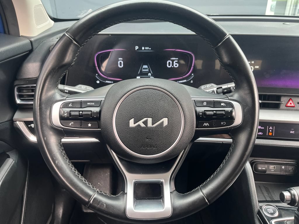 Used 2023 Kia Sportage EX FWD image 17
