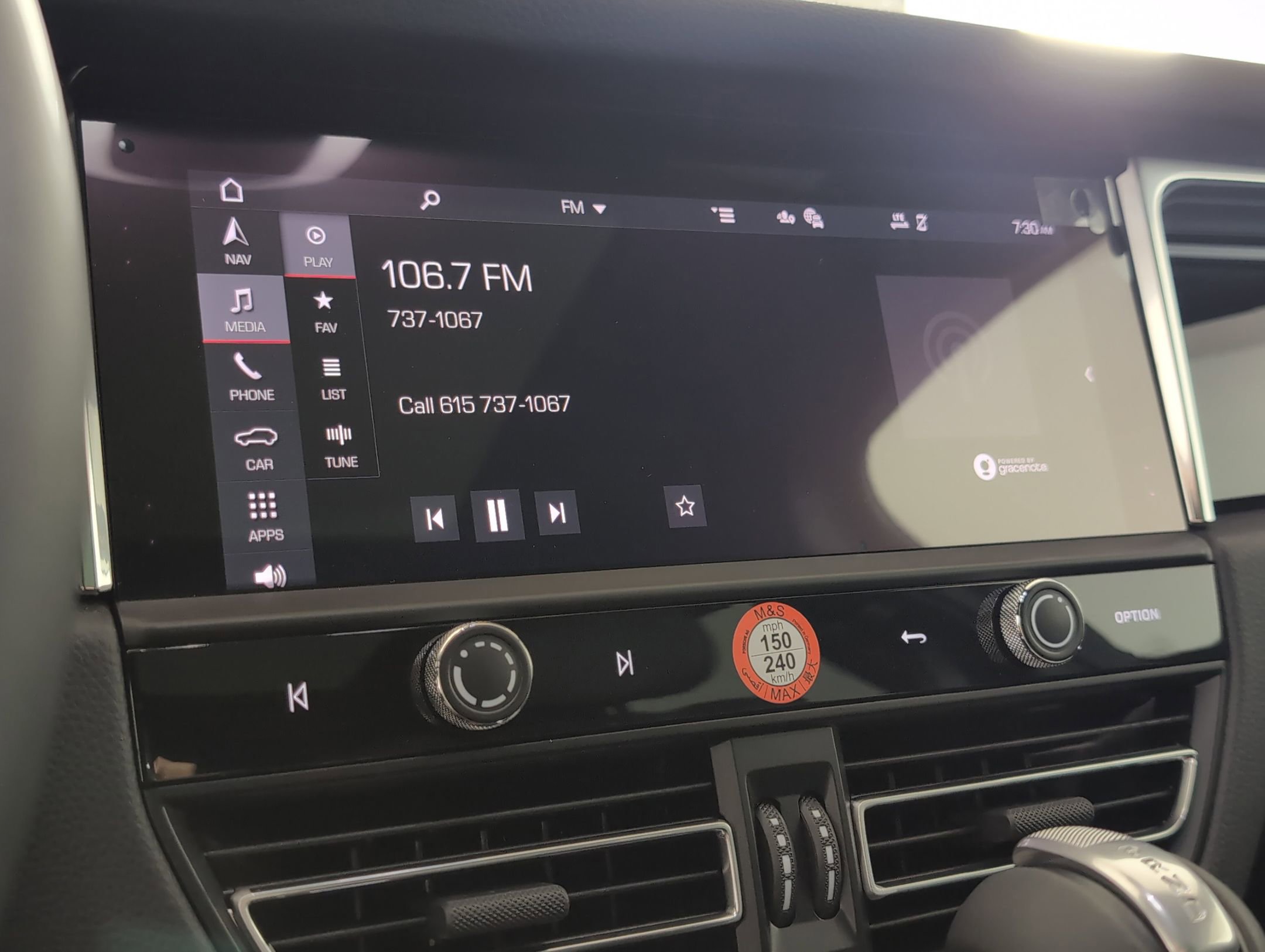Certified 2025 Porsche Macan AWD/4WD image 24