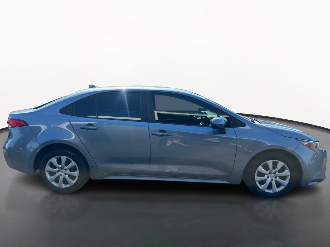 Used 2023 Toyota Corolla LE FWD image 2
