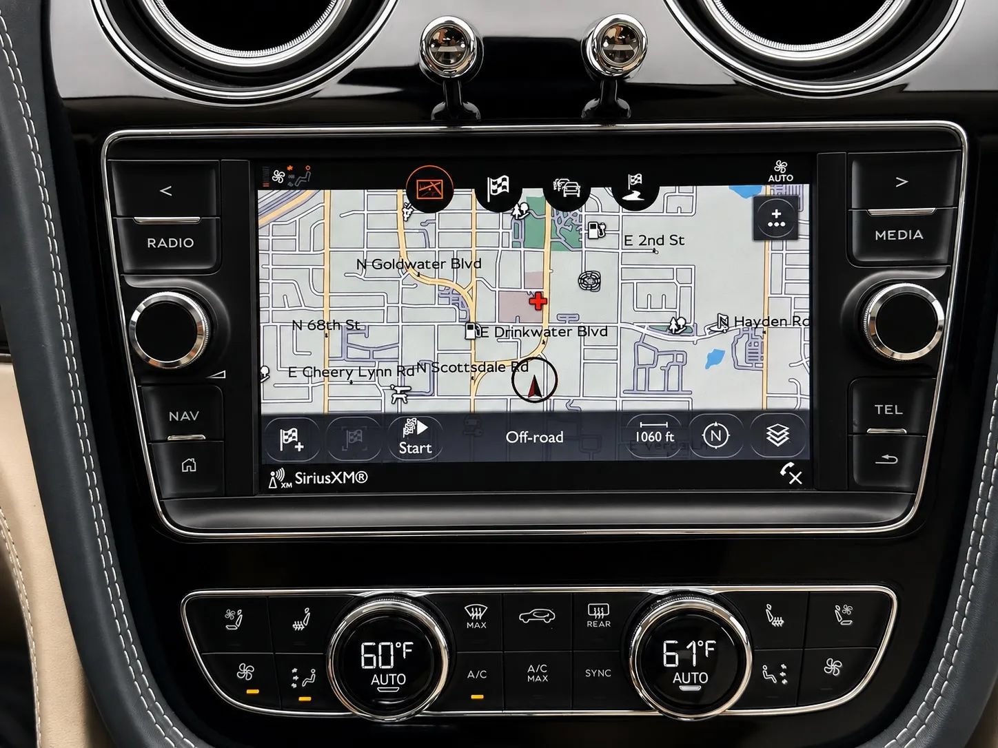 Used 2017 Bentley Bentayga AWD/4WD image 44