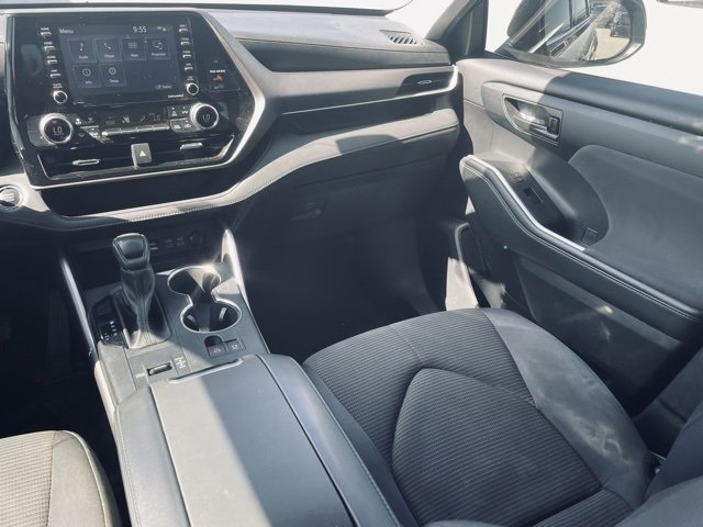 Used 2022 Toyota Highlander L image 21