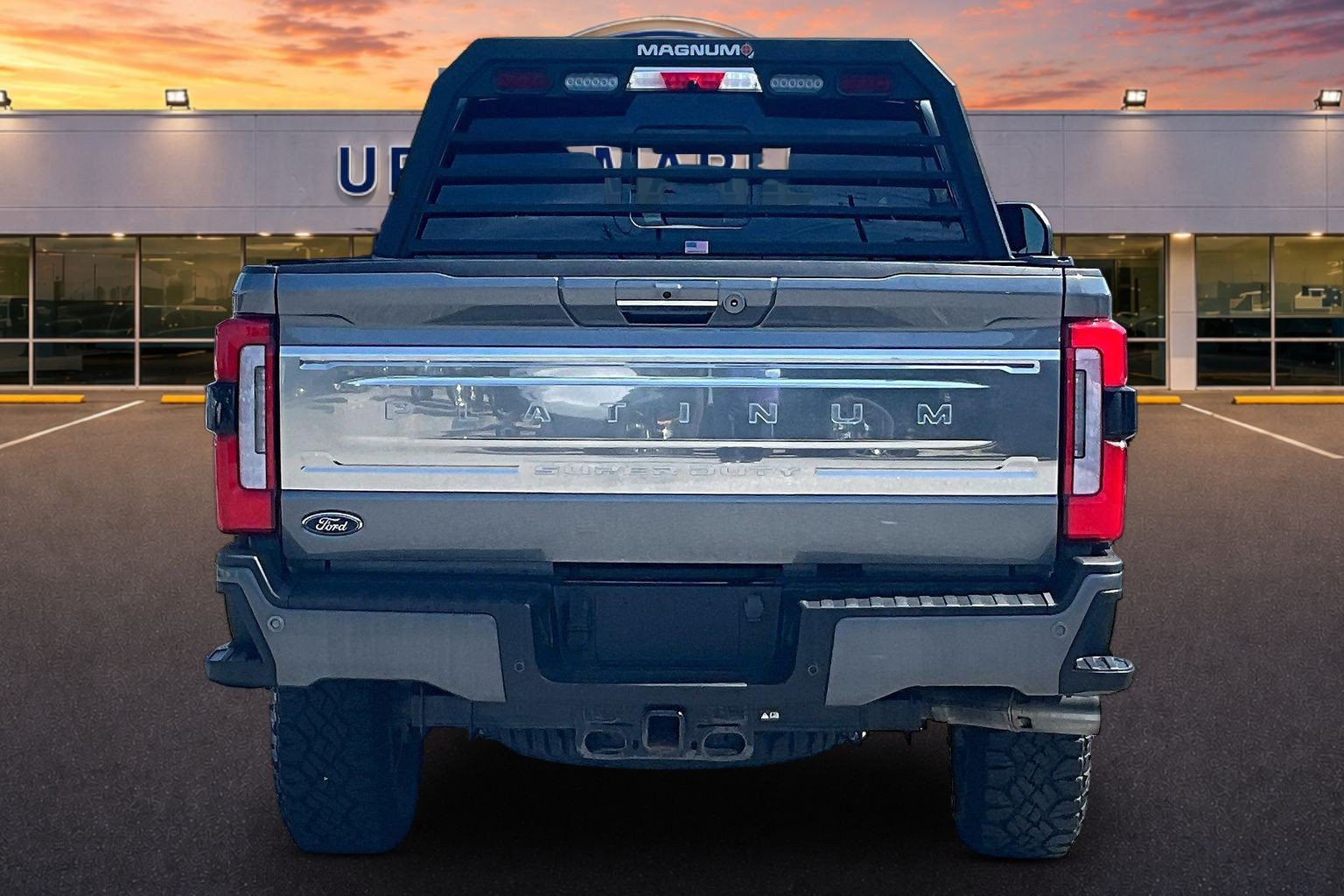 Used 2024 Ford F350 Platinum w/ Tremor Off-Road Package AWD/4WD image 4