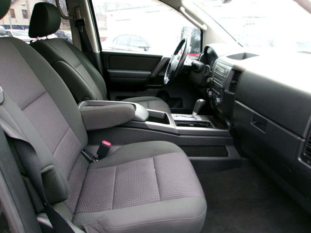 Used 2011 Nissan Titan SV w/ SV Premium Utility Pkg image 13