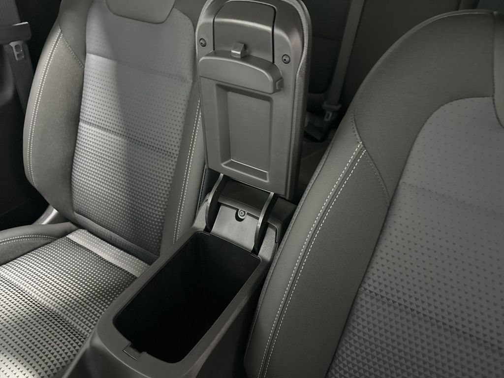 New 2026 Chevrolet Trax LT w/ Midnight Edition FWD image 36