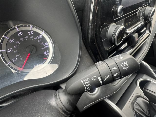 Used 2021 Toyota Highlander L FWD image 12