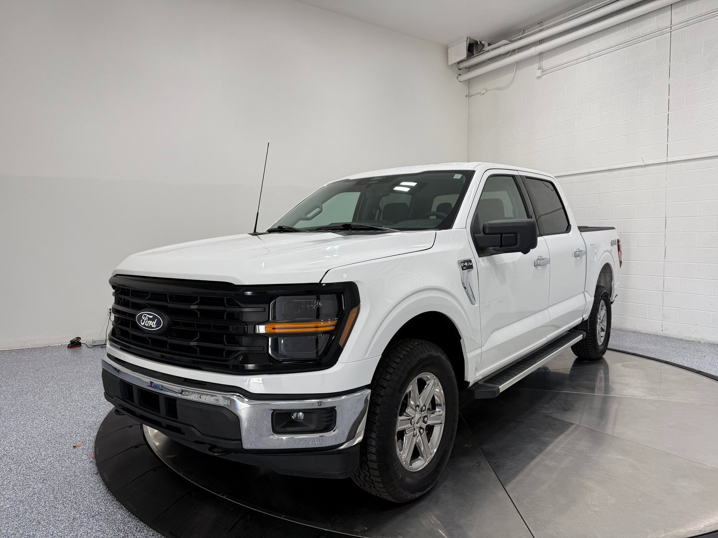 Used 2024 Ford F150 XLT w/ Mobile Office Package image 3