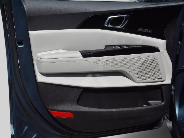 Used 2024 Kia Carnival SX Prestige FWD image 9
