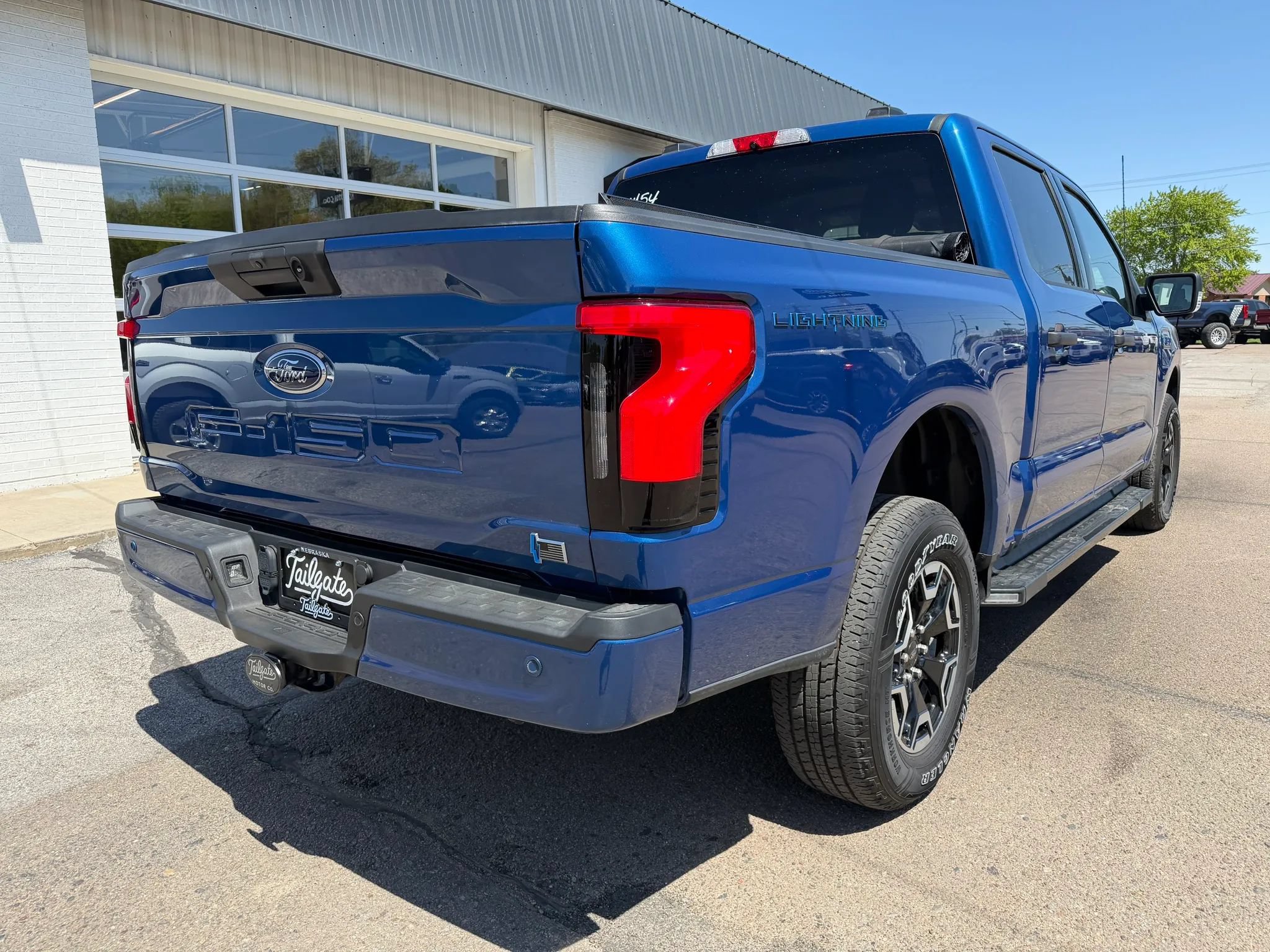 Used 2022 Ford F150 Lightning XLT AWD/4WD image 7