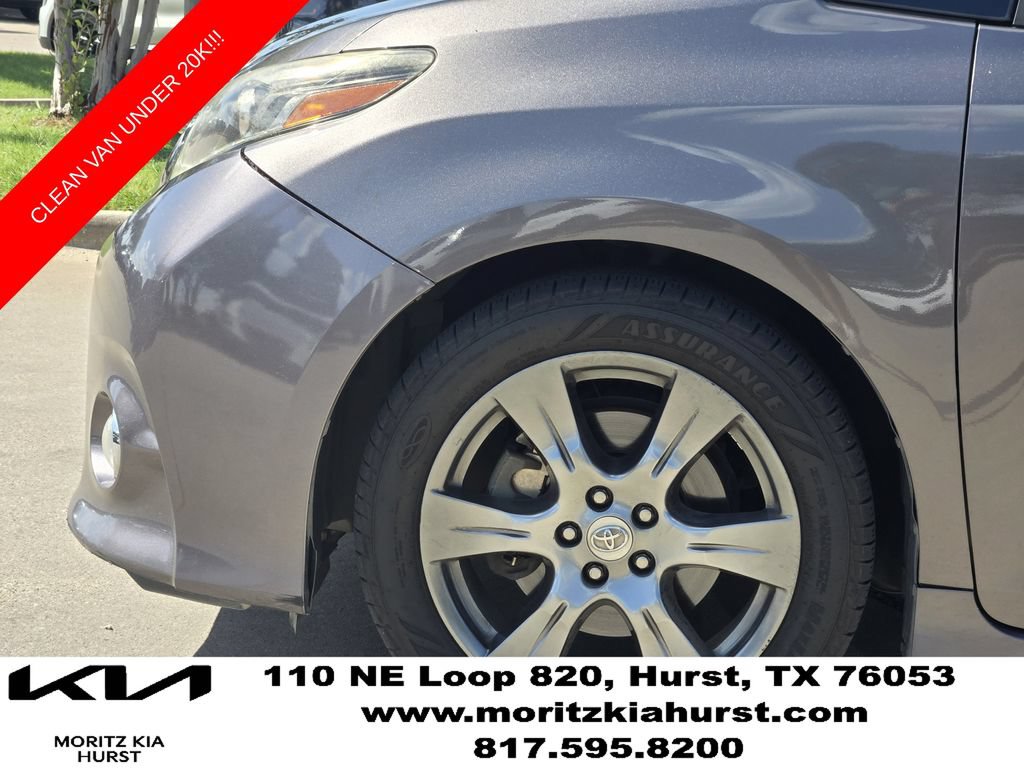 Used 2017 Toyota Sienna SE FWD image 14
