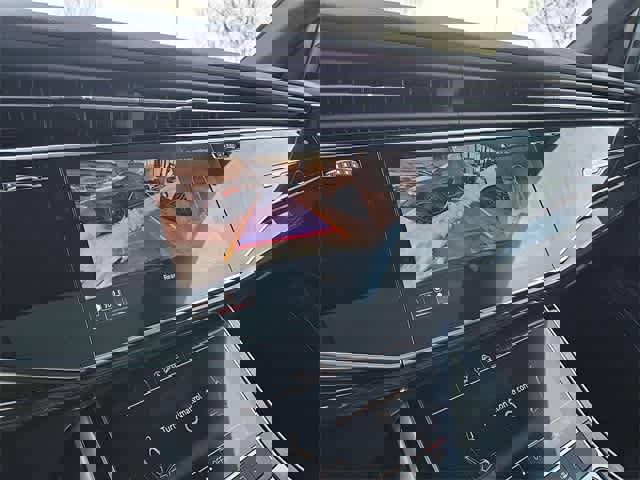 Used 2025 Audi Q8 Premium w/ Convenience Package image 31