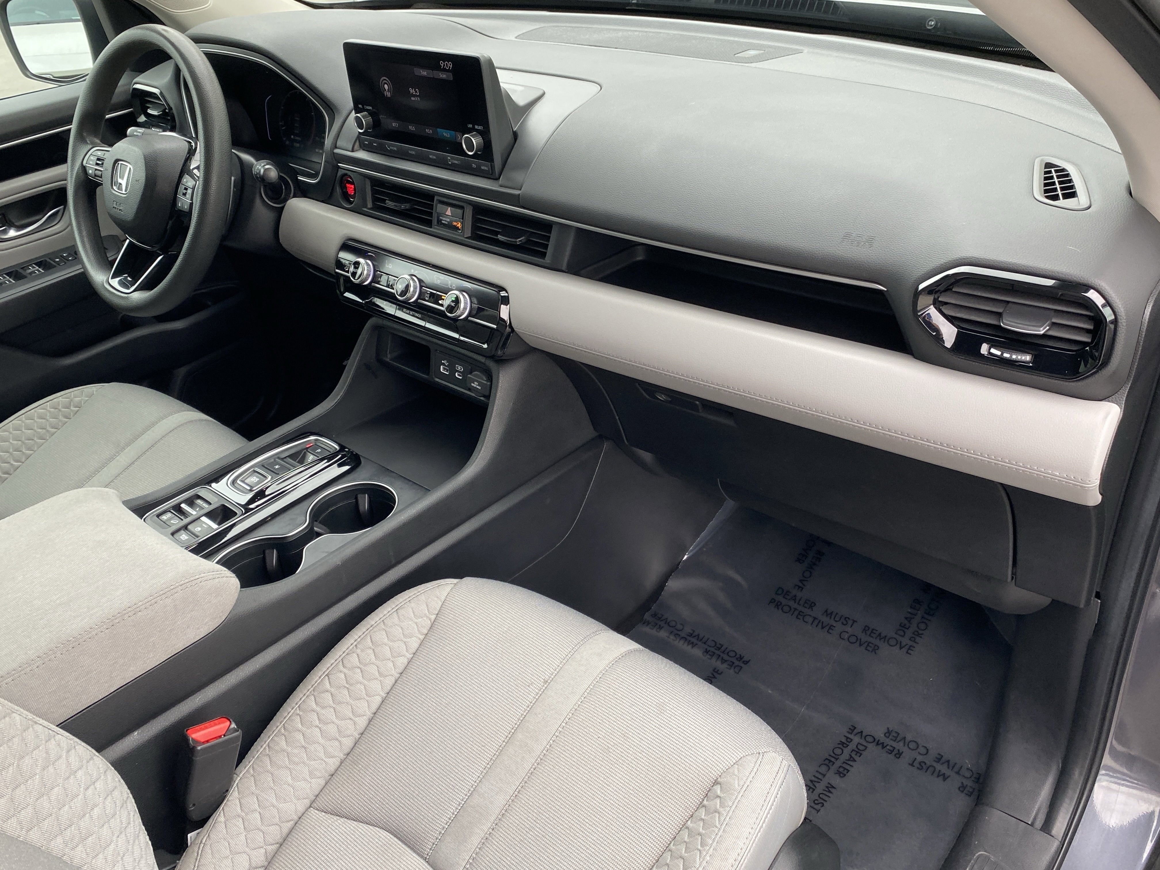 Used 2023 Honda Pilot LX image 9