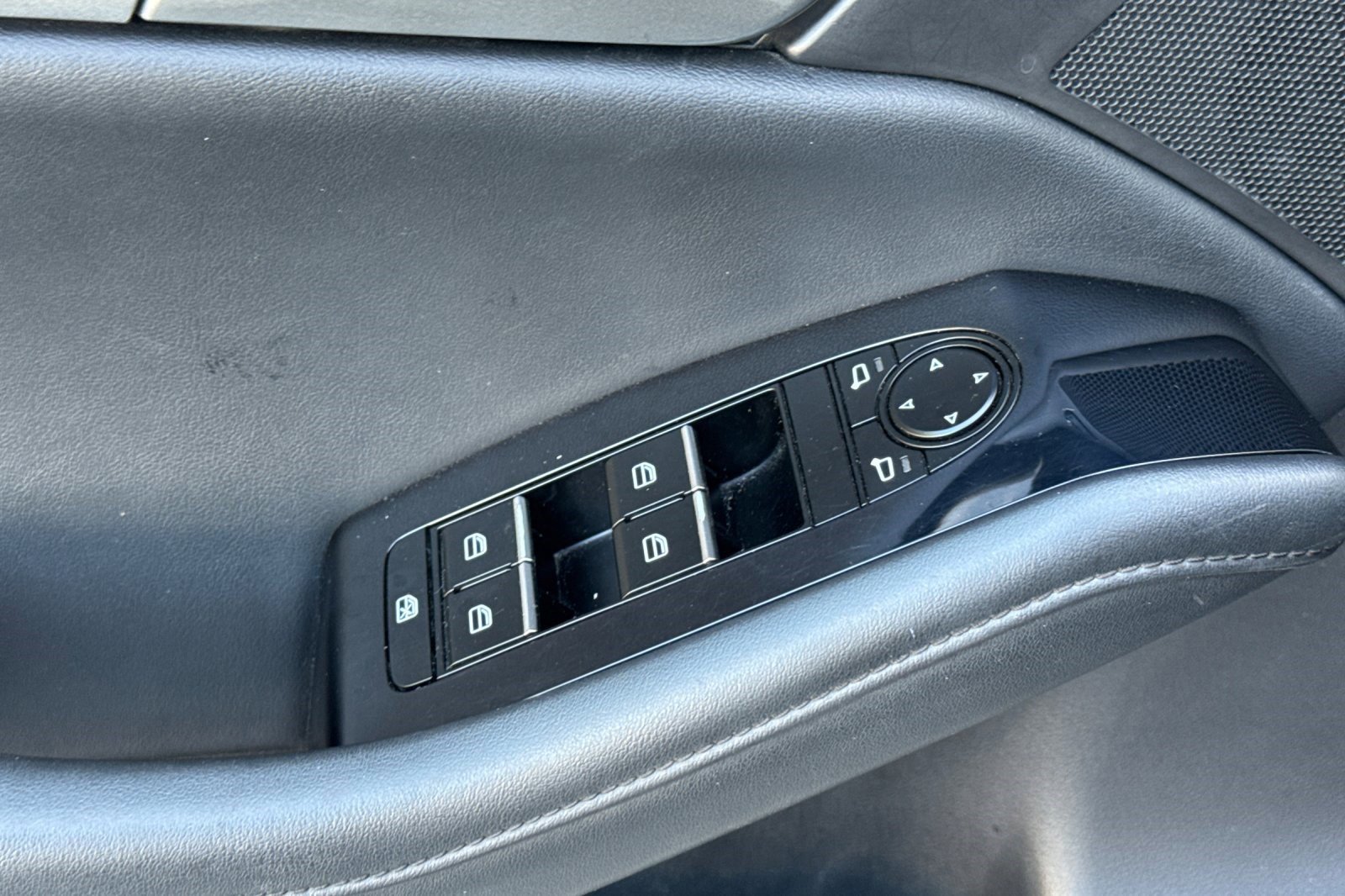 Used 2024 MAZDA MAZDA3 s image 13