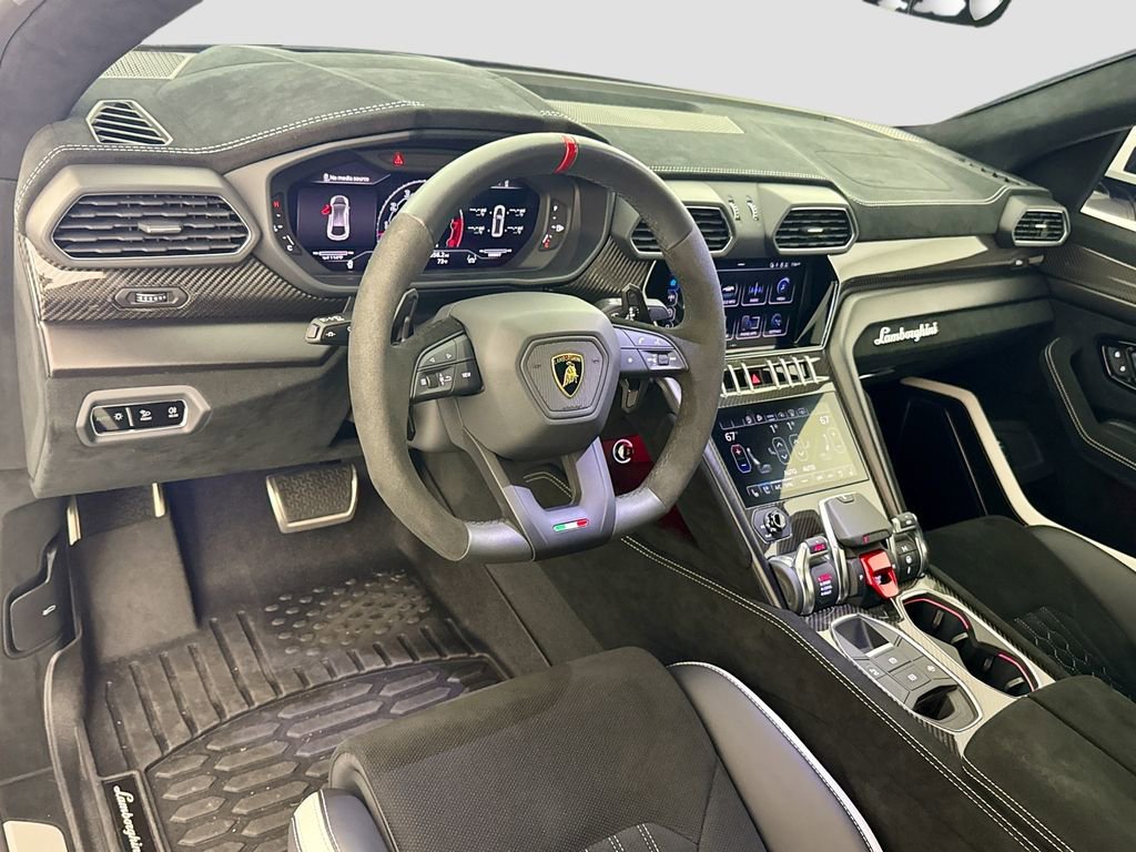 Used 2024 Lamborghini Urus Performante AWD/4WD image 9