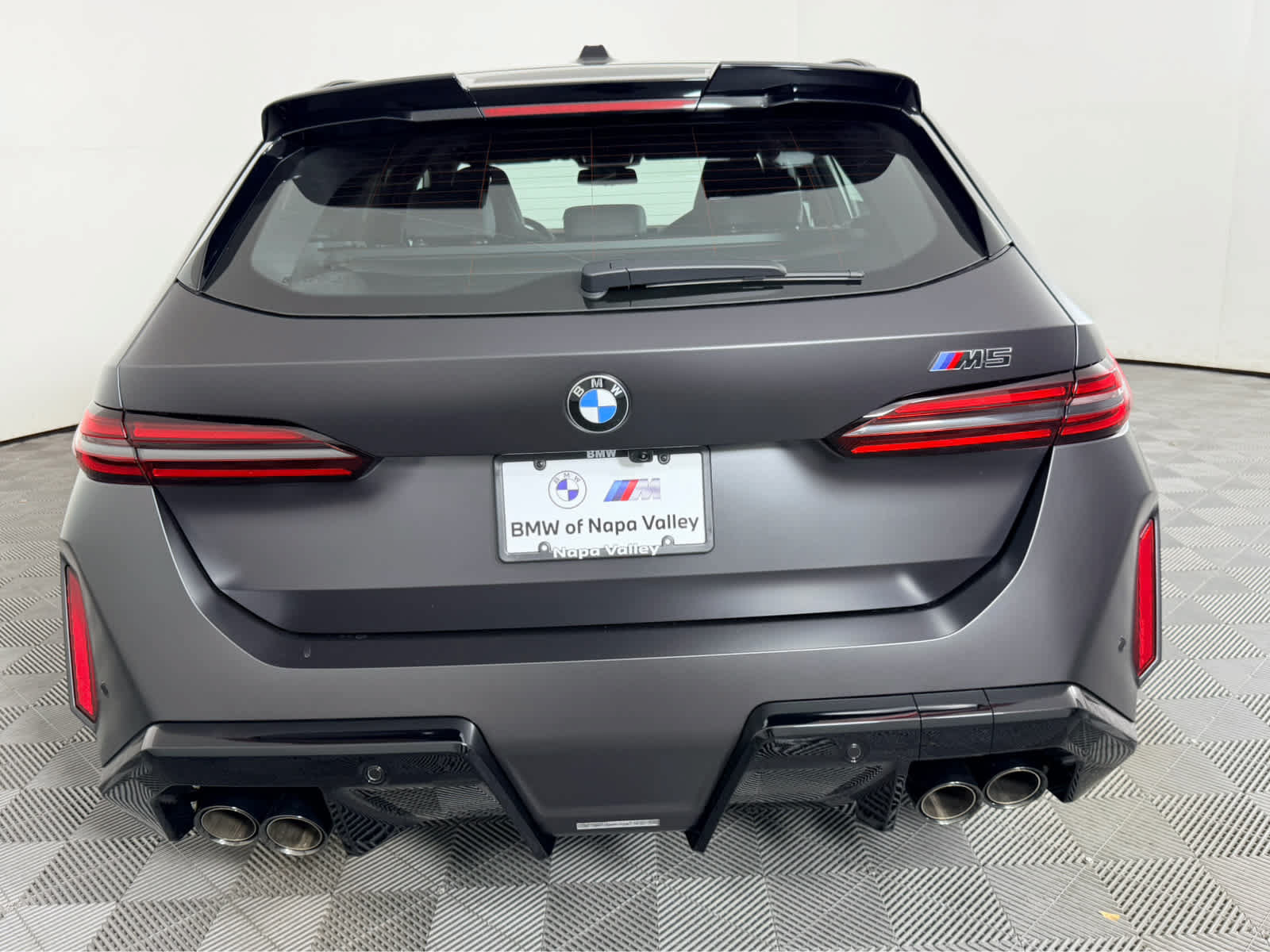 New 2027 BMW M5 Touring AWD/4WD image 4