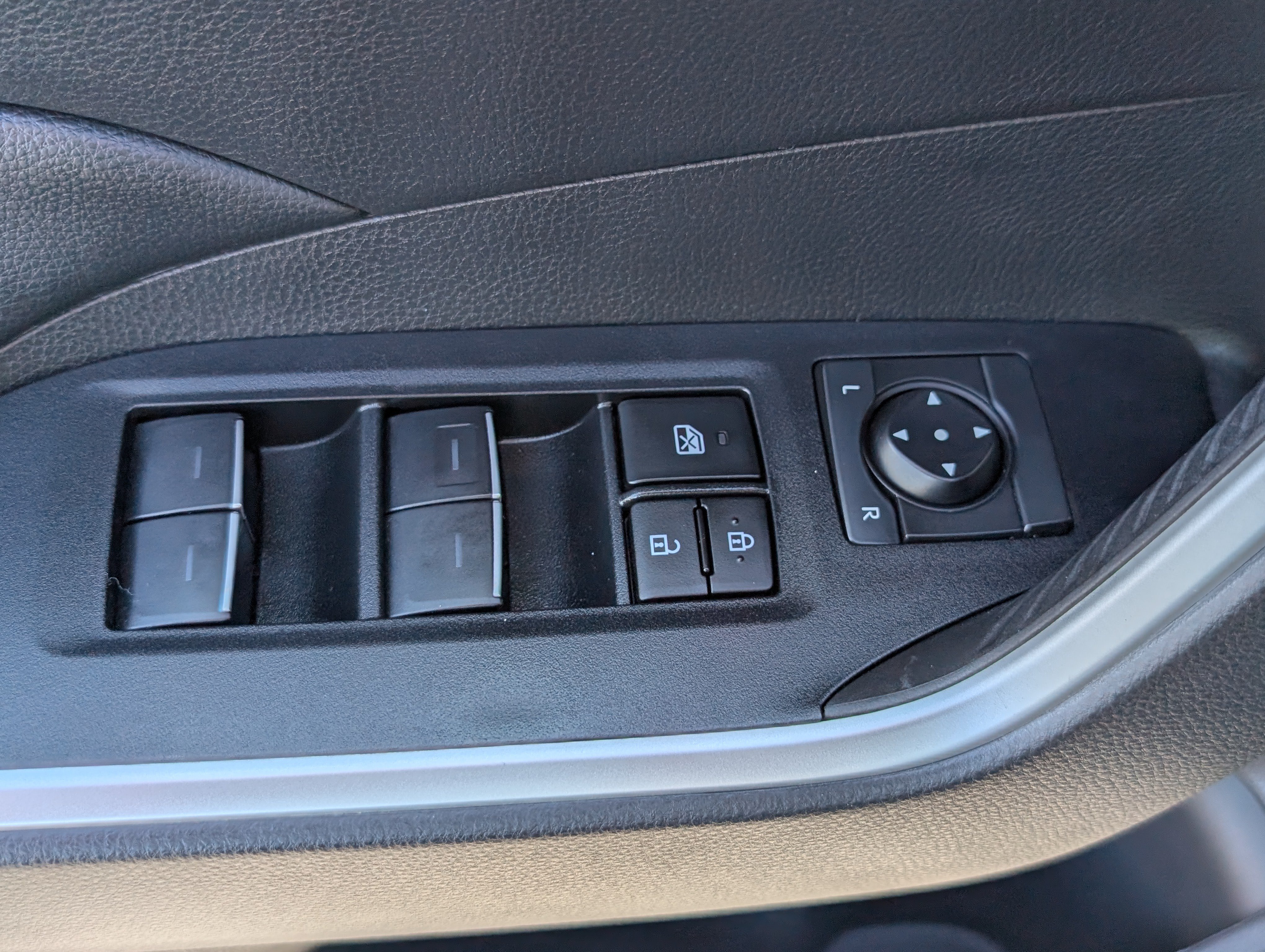 Used 2024 Toyota RAV4 XLE Premium w/ Weather Package AWD/4WD image 20