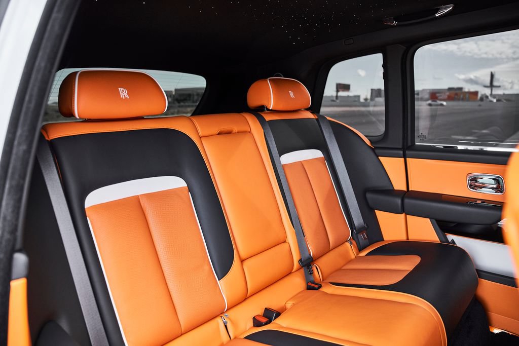 Used 2025 Rolls-Royce Cullinan AWD/4WD image 56