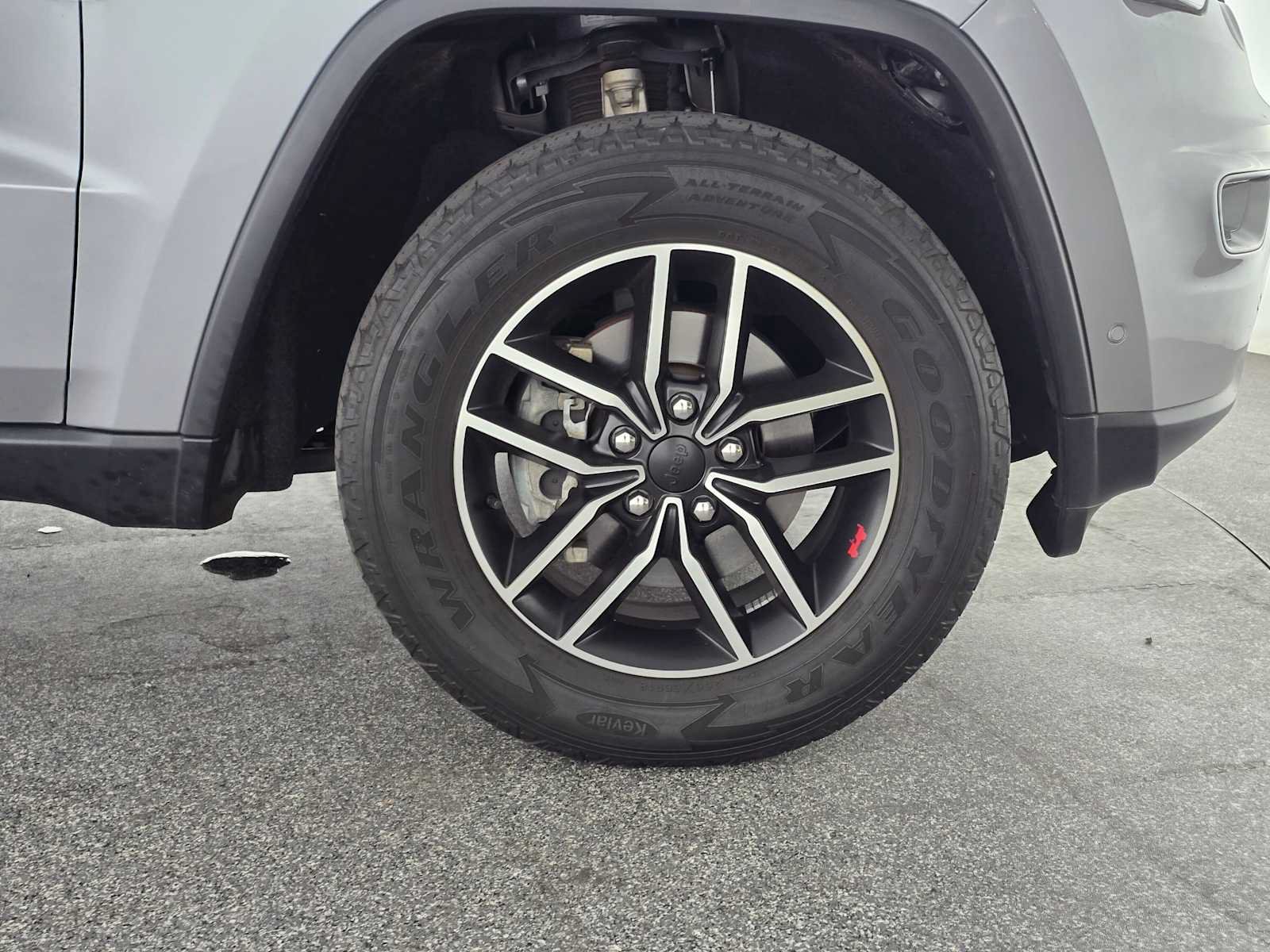 Used 2020 Jeep Grand Cherokee Trailhawk w/ Premium Lighting Group AWD/4WD image 9