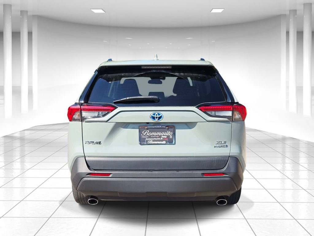 Used 2022 Toyota RAV4 XLE Premium AWD/4WD image 4