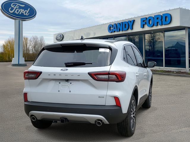 Used 2025 Ford Escape SE w/ Class II Trailer Tow Package FWD image 4