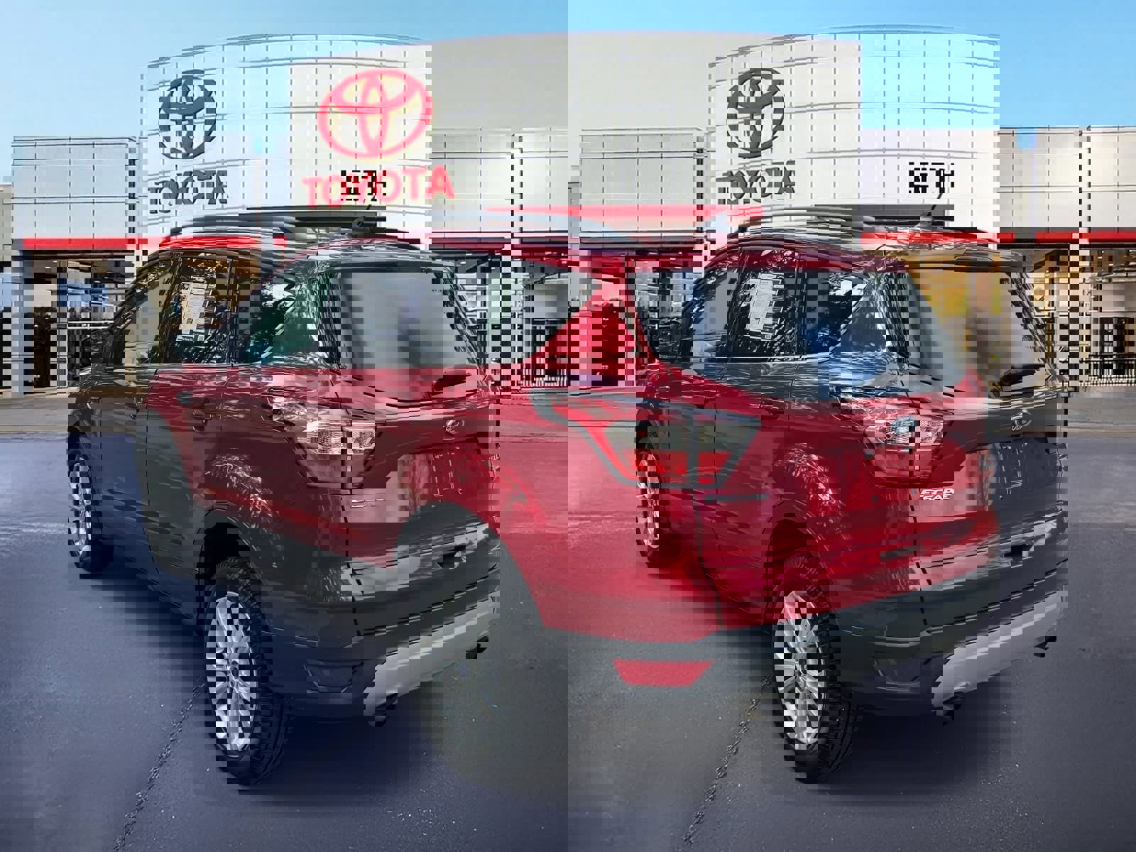 Used 2018 Ford Escape SEL image 8