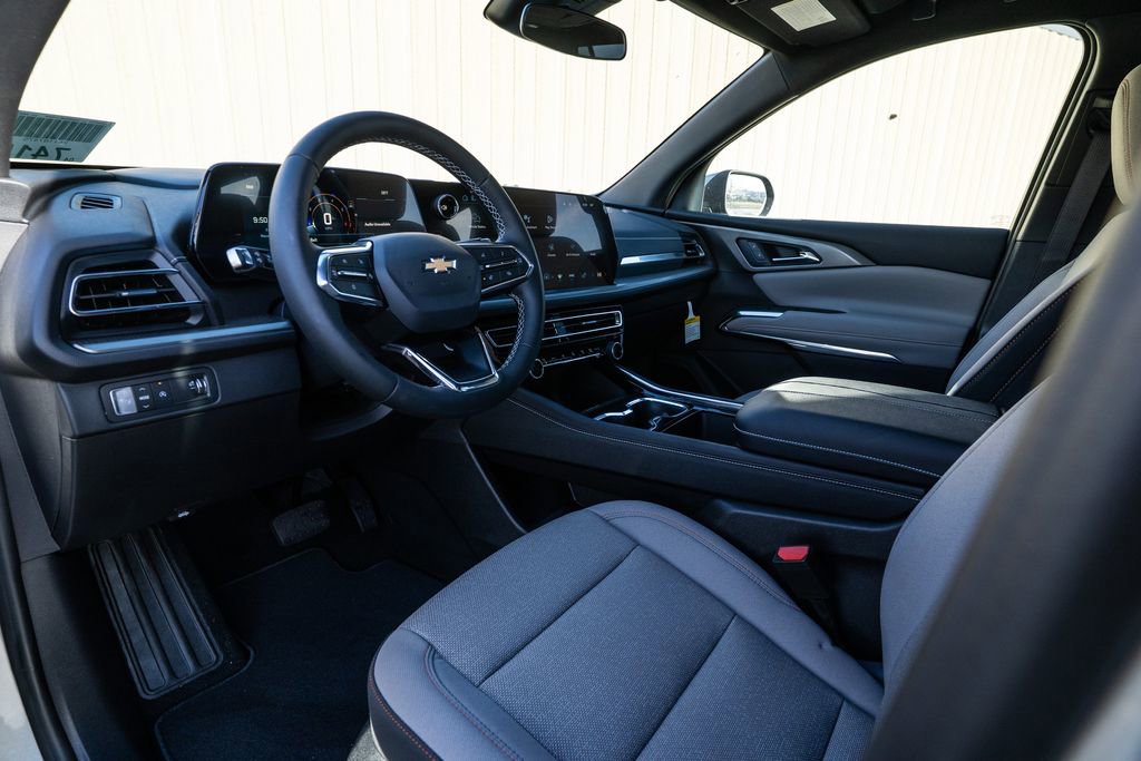 New 2026 Chevrolet Traverse LT image 12