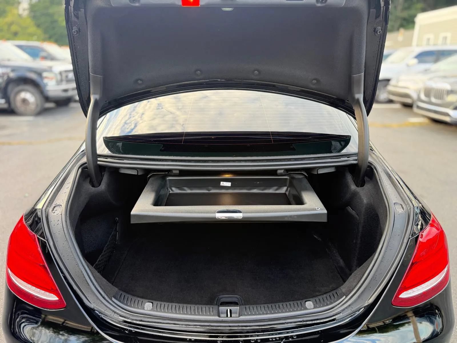 Used 2019 Mercedes-Benz E 300 4MATIC image 19