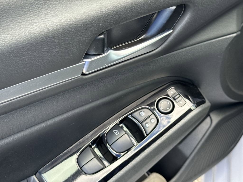 Used 2024 Nissan Altima 2.5 SR w/ SR Premium Package FWD image 20