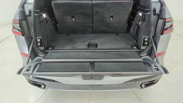 Used 2024 BMW X7 xDrive40i w/ M Sport Package image 14