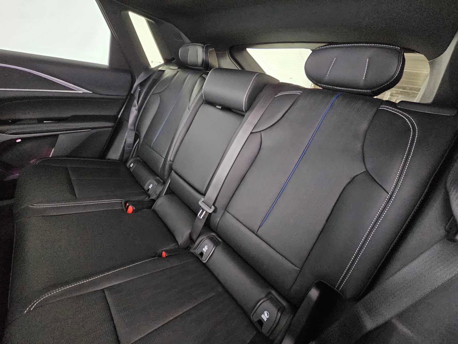 New 2026 Cadillac Lyriq Sport w/ LPO, Bronce Accent Package image 17