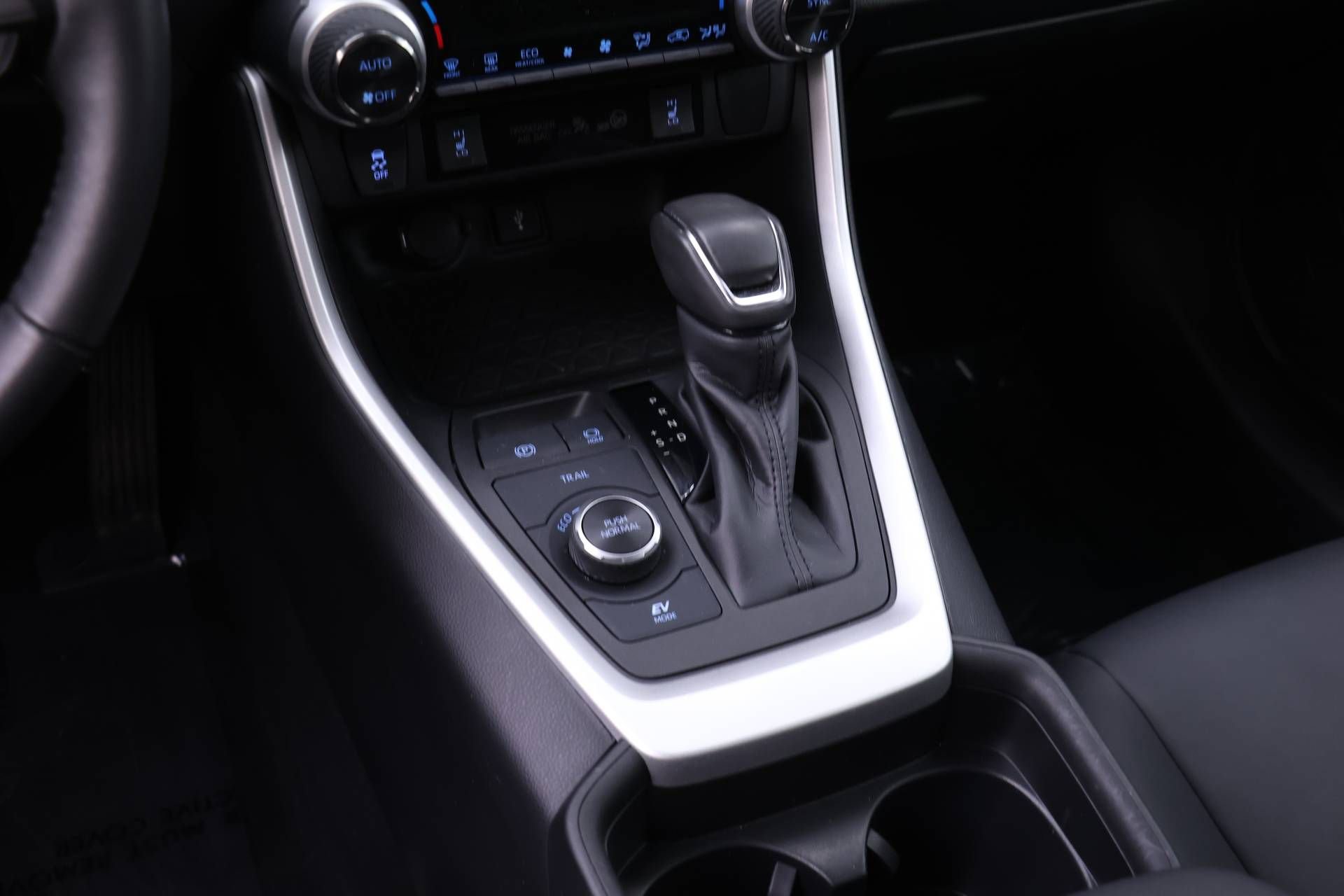 Certified 2021 Toyota RAV4 XLE Premium image 11